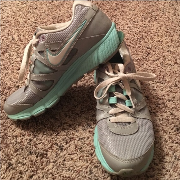 Nike Shoes - Nike Reax Womens size 8
